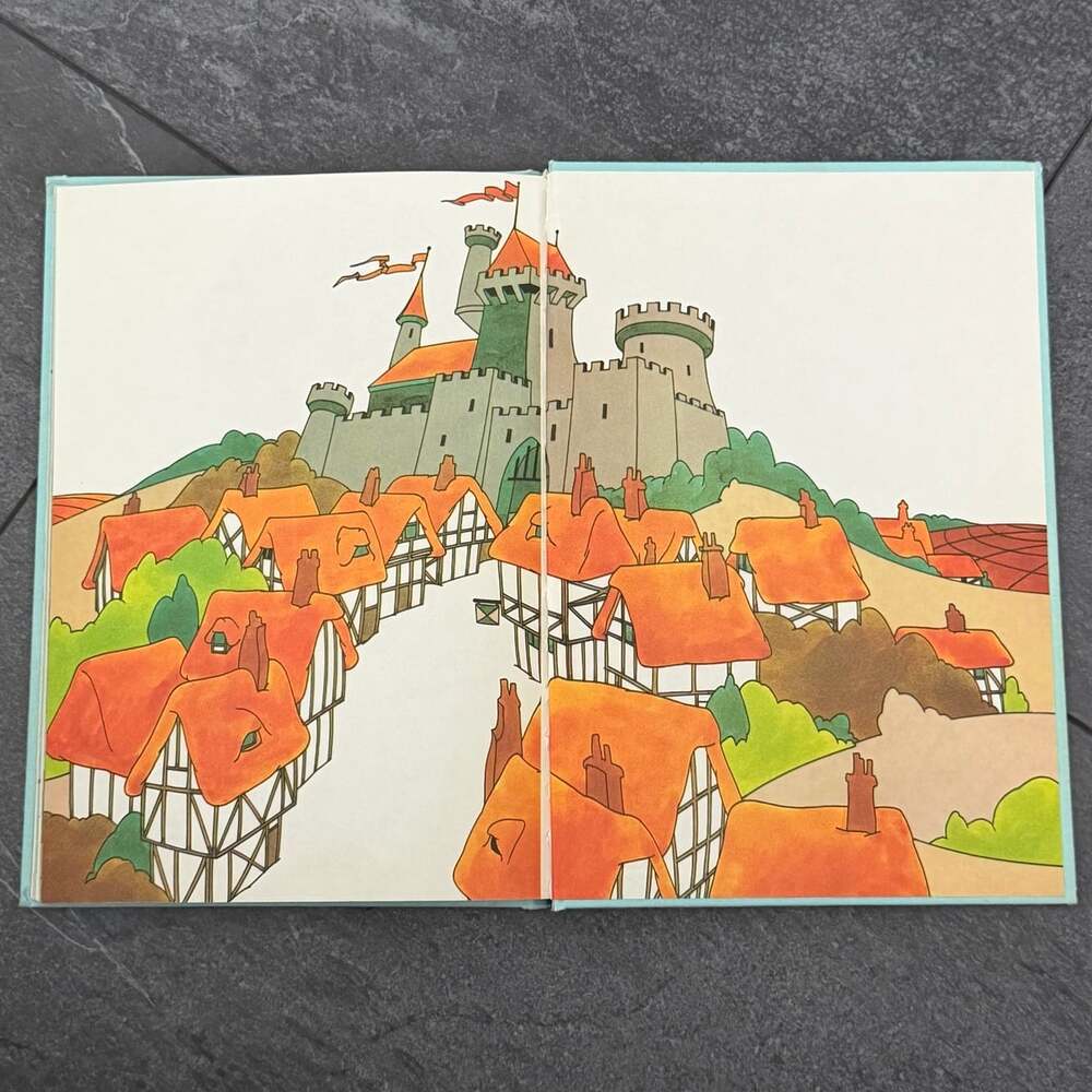 Disney's Wonderful World of Reading Books-Robin hood Saves The Day & Spins Gold - Picture 5 of 11